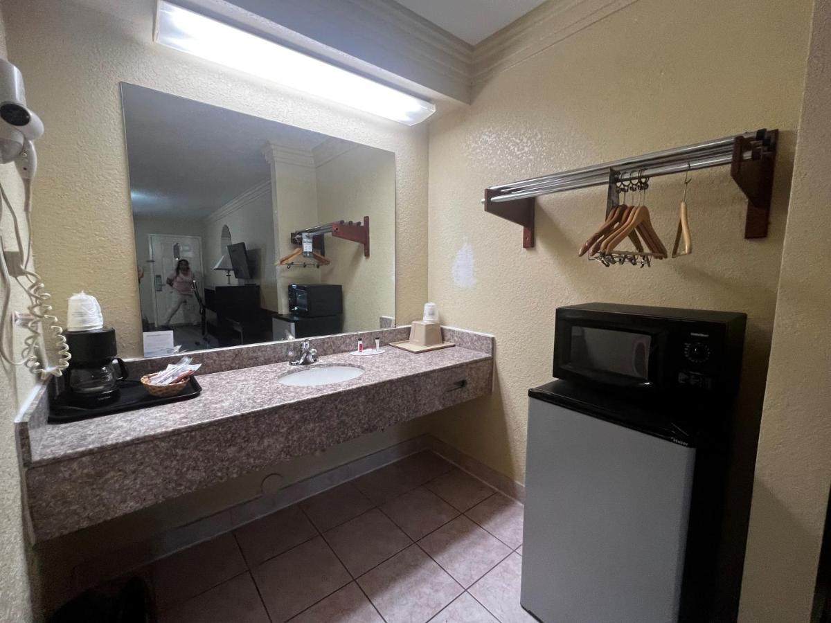 Express Inn Кейти Экстерьер фото