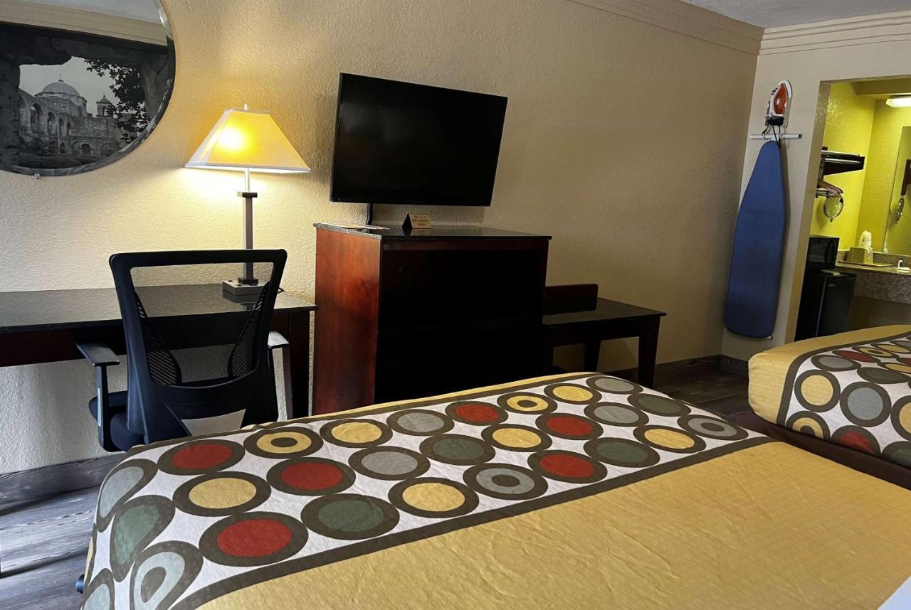 Express Inn Кейти Экстерьер фото