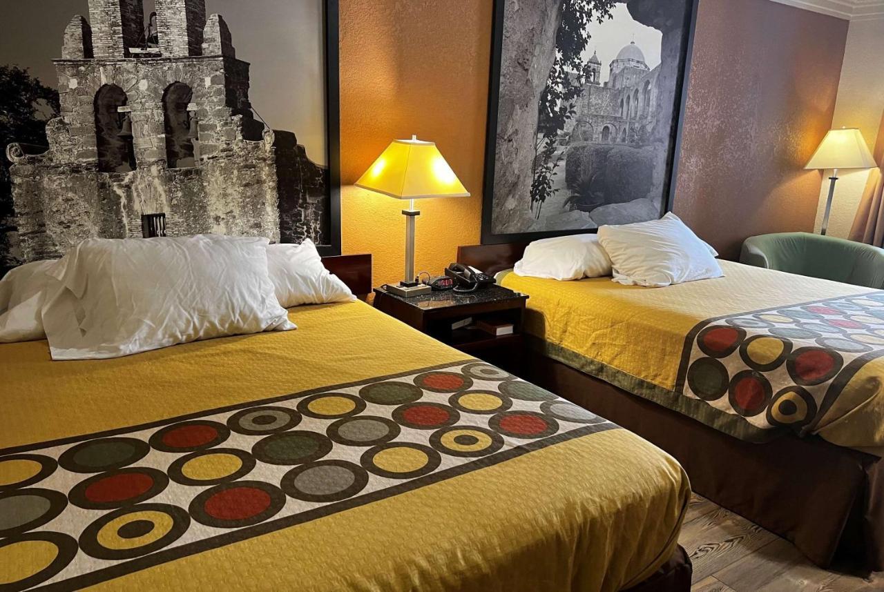 Express Inn Кейти Экстерьер фото