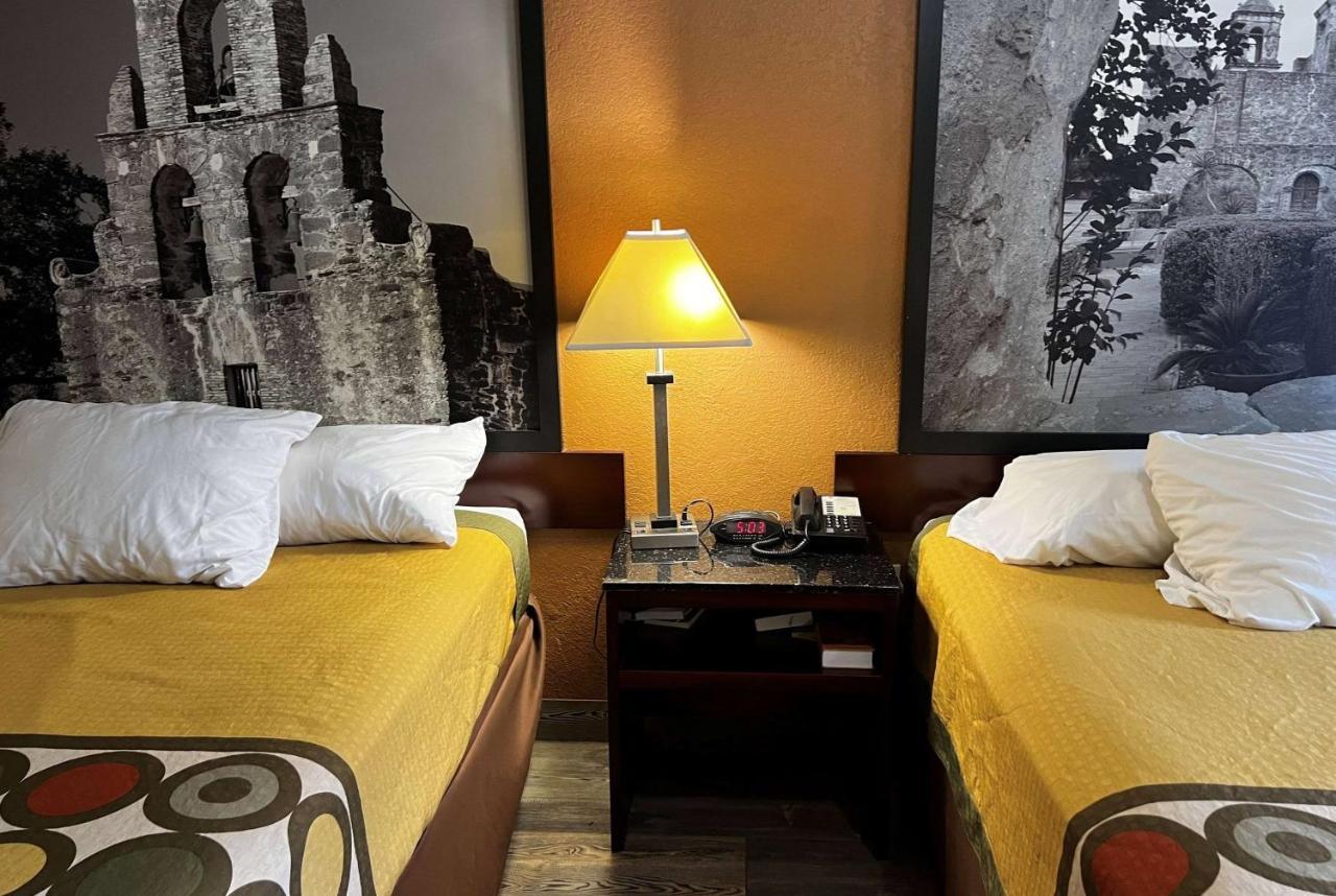 Express Inn Кейти Экстерьер фото