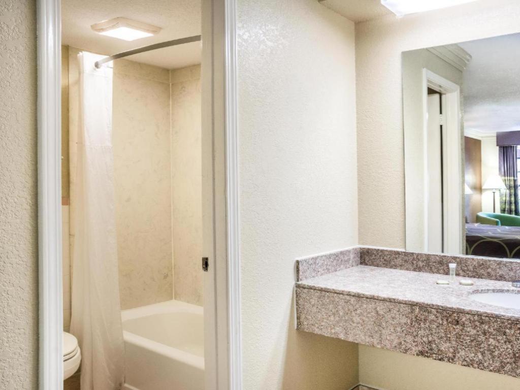 Express Inn Кейти Экстерьер фото