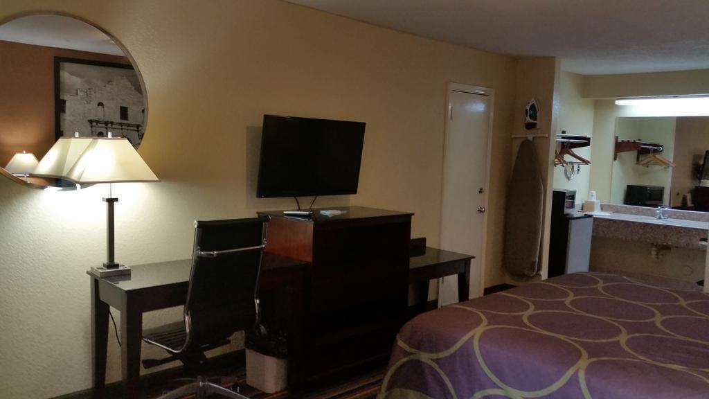Express Inn Кейти Экстерьер фото